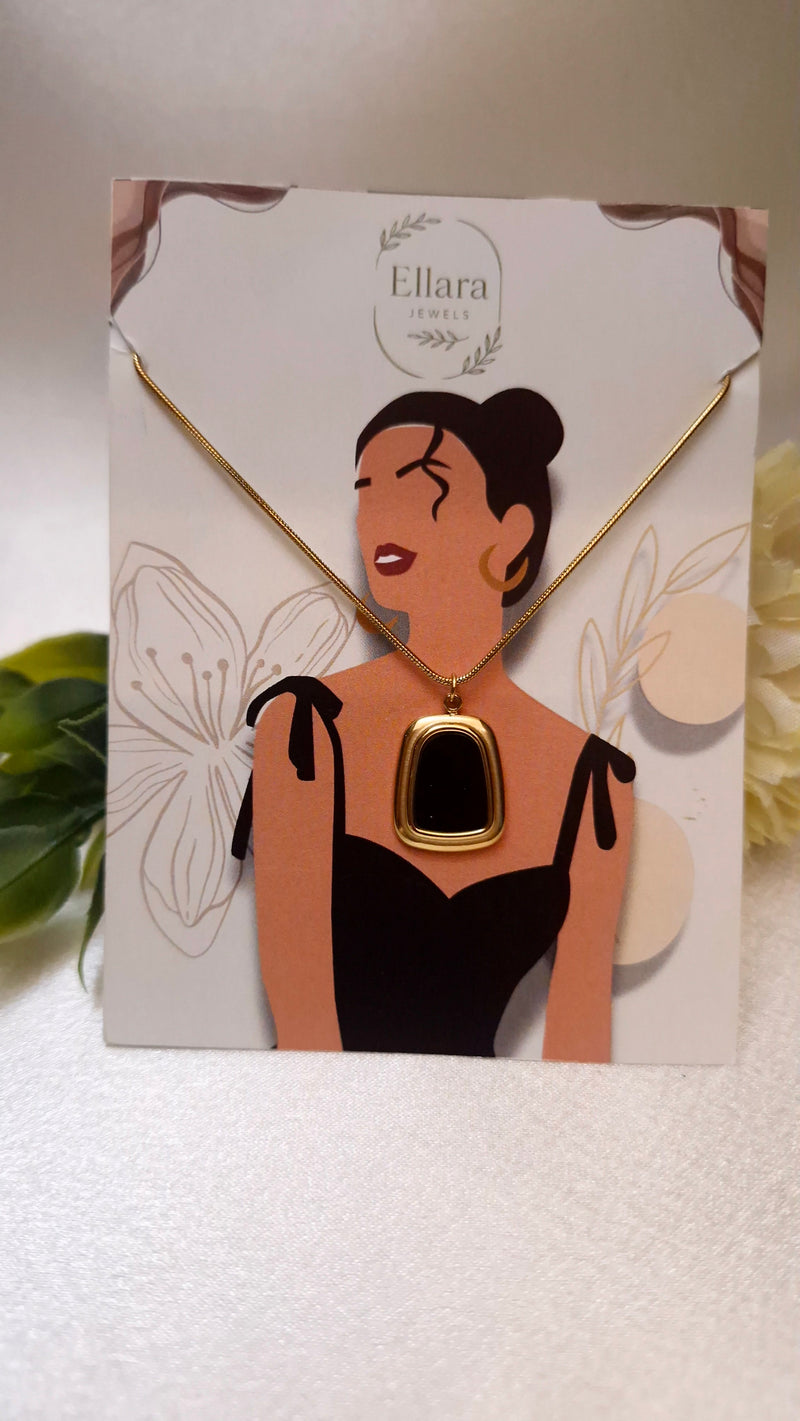 🖤 Classic Black Pendant Necklace