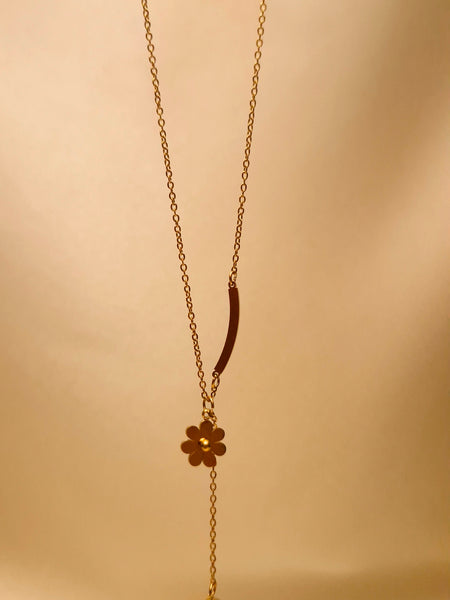 Floral Charm Drop Necklace 🌼