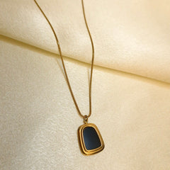 🖤 Classic Black Pendant Necklace