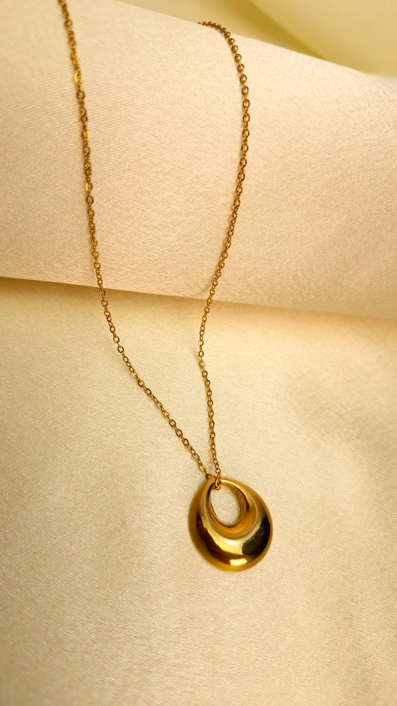 The Golden Halo Pendant ✨