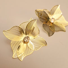 Petal Radiance Earrings 🌸