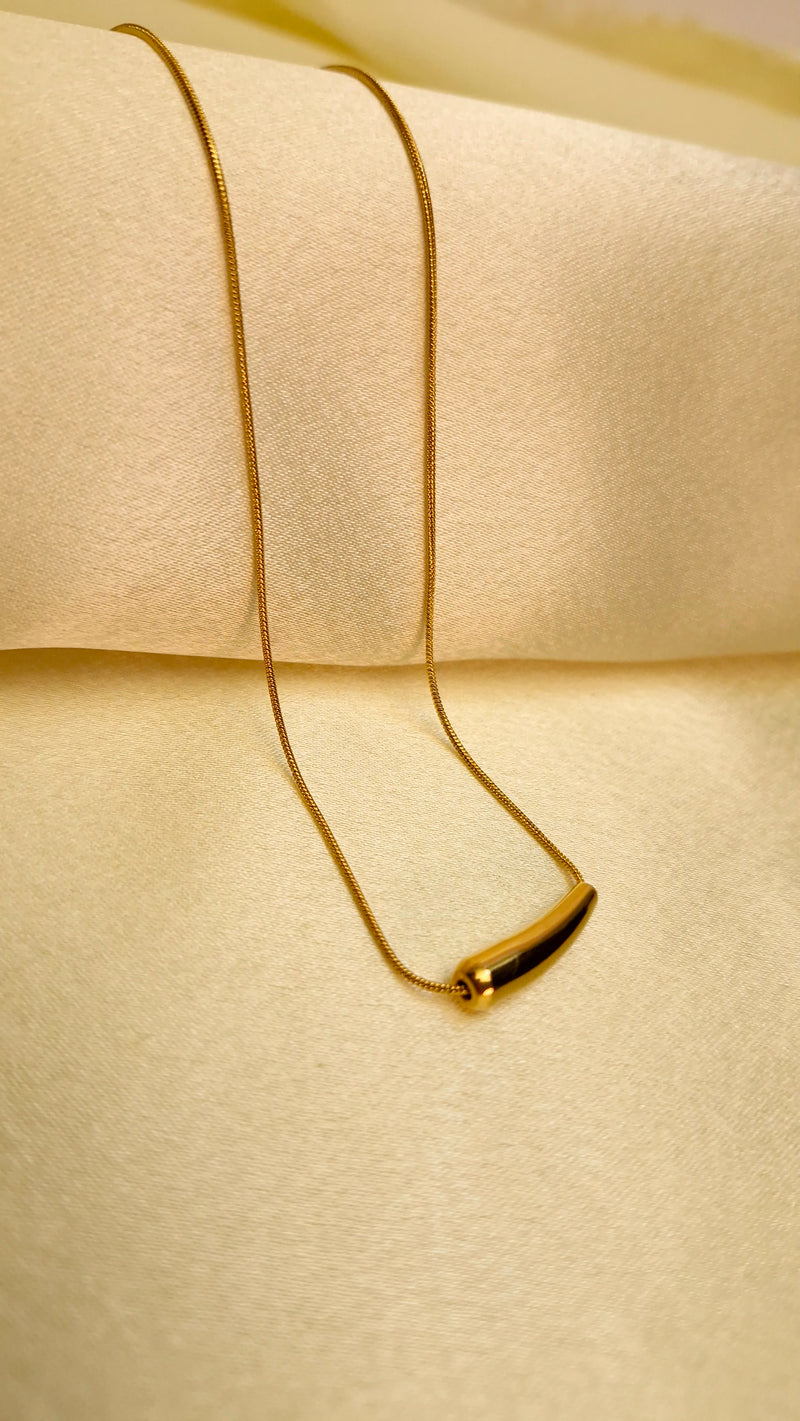 Minimalist Gold Bar Necklace ✨