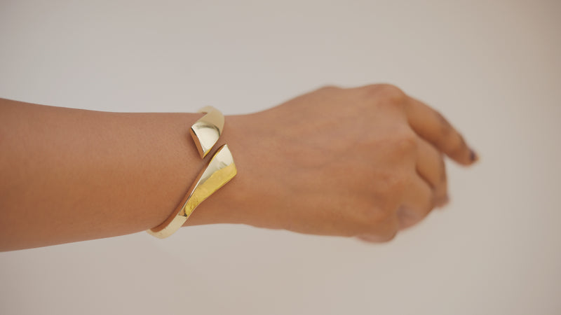 💥 Ellara Sharp Luxe Bracelet