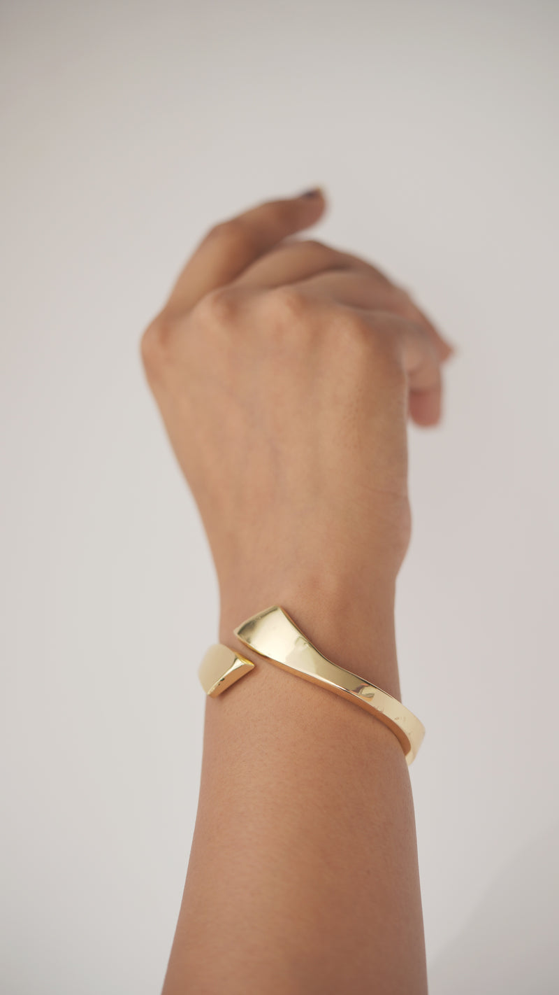 💥 Ellara Sharp Luxe Bracelet