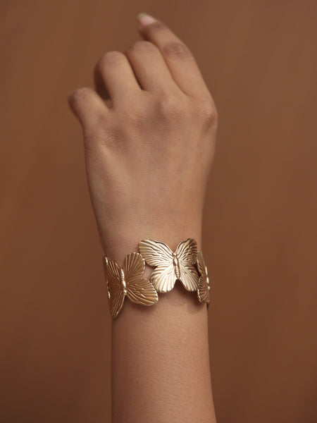 Golden Butterfly Embrace Bracelet 🦋