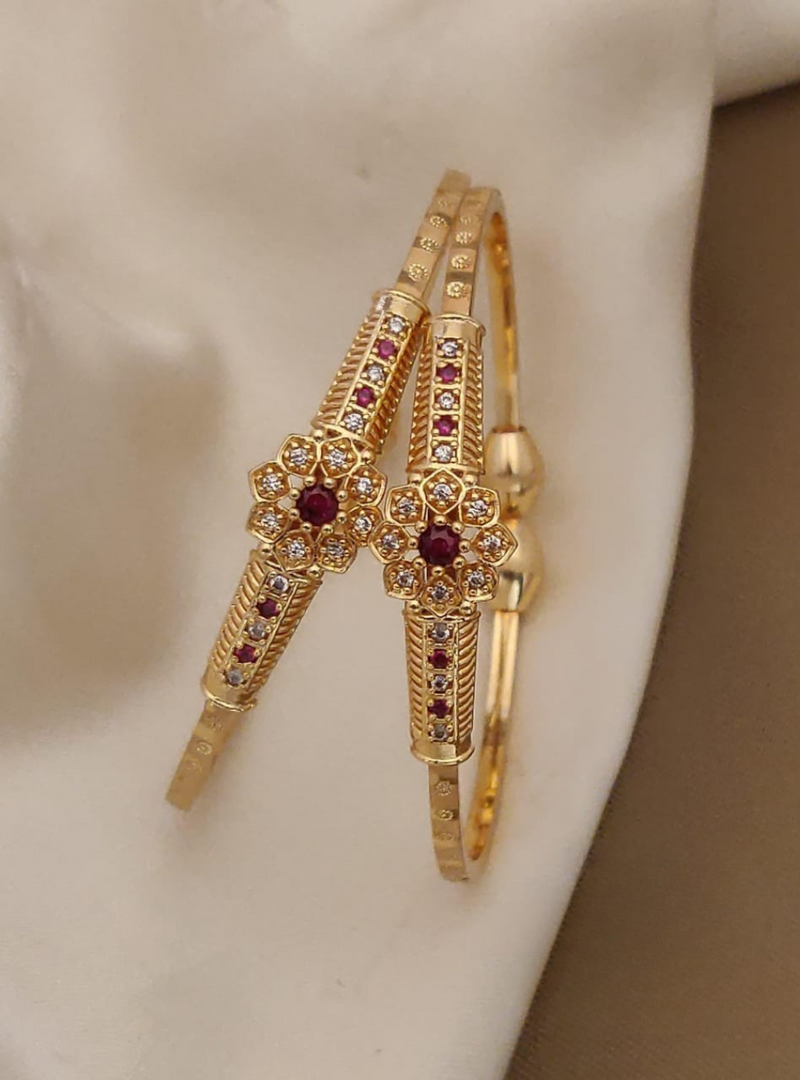 Shanaya Floral Kada💮