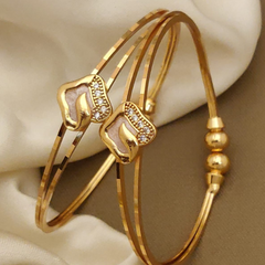 The Whisper Curve Kada ✨