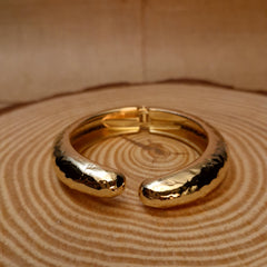 ✨The Aurora Bold Hammered Bracelet ✨