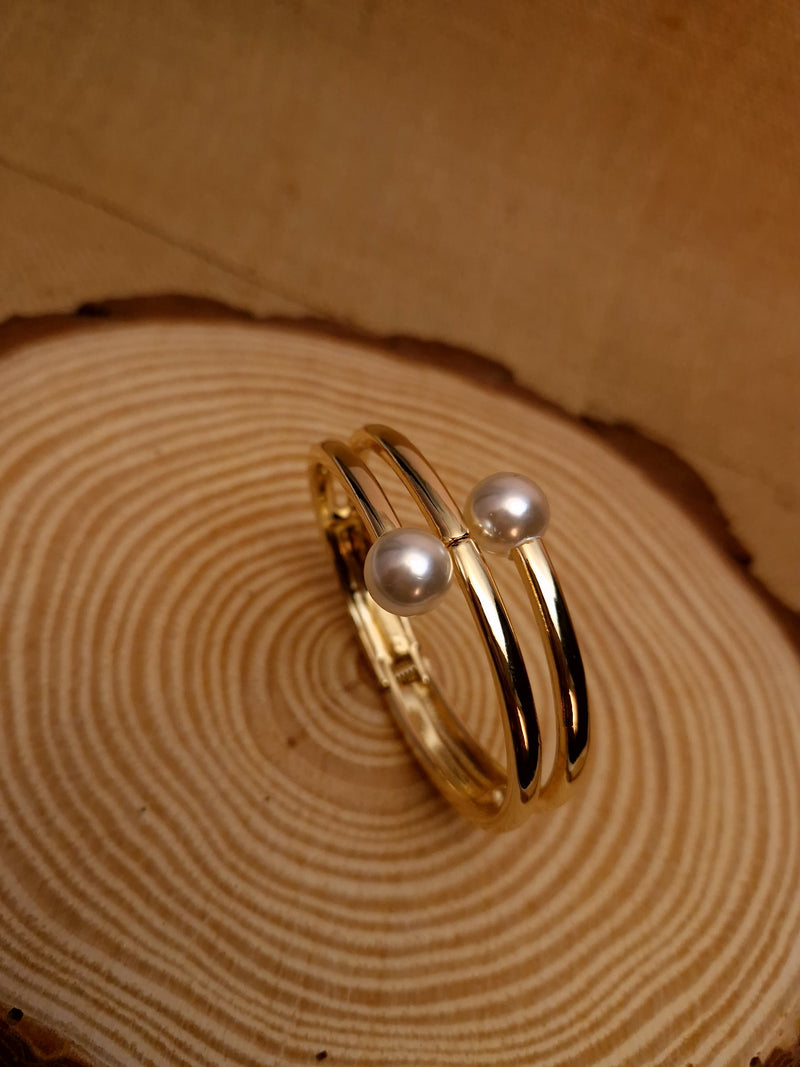 Pearl Glow Elegance Bracelet ✨