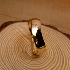 Bold Curve Gold Bracelet ✨