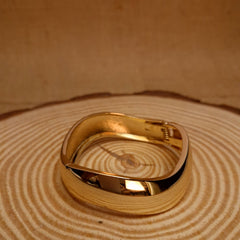 Bold Curve Gold Bracelet ✨