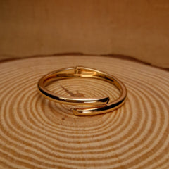 ✨ Twist of Elegance Bracelet ✨