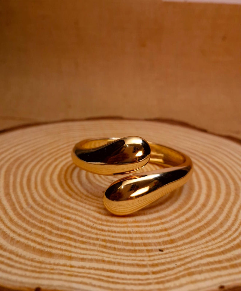 ✨Liquid Gold Drop Bracelet ✨