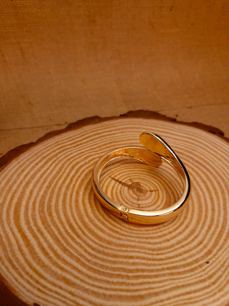 ✨Liquid Gold Drop Bracelet ✨