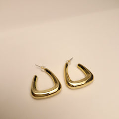 ✨ Ellara Sculpted Luxe Drop Earrings 💫