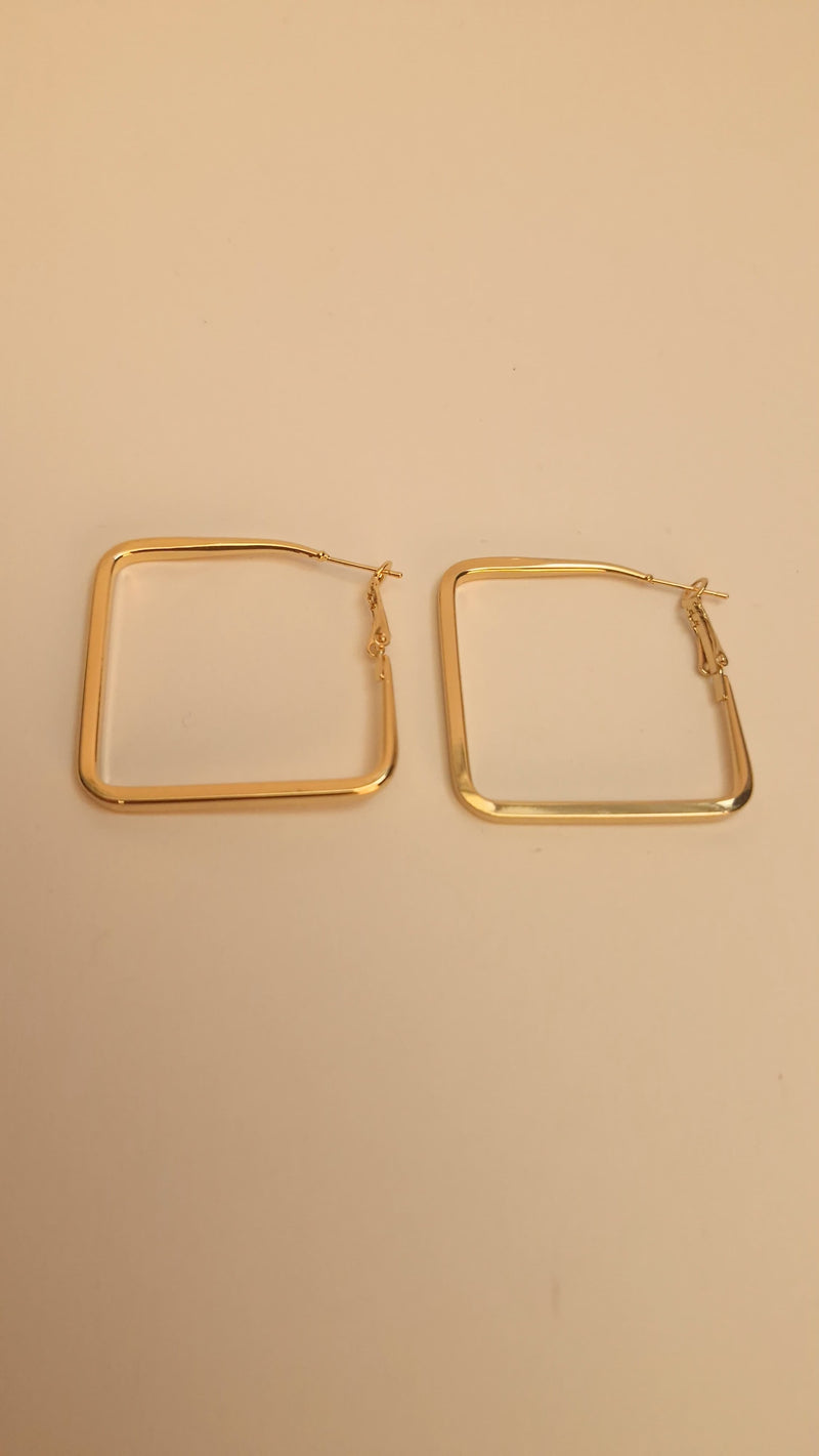 Golden Square Hoop Earrings 🟨