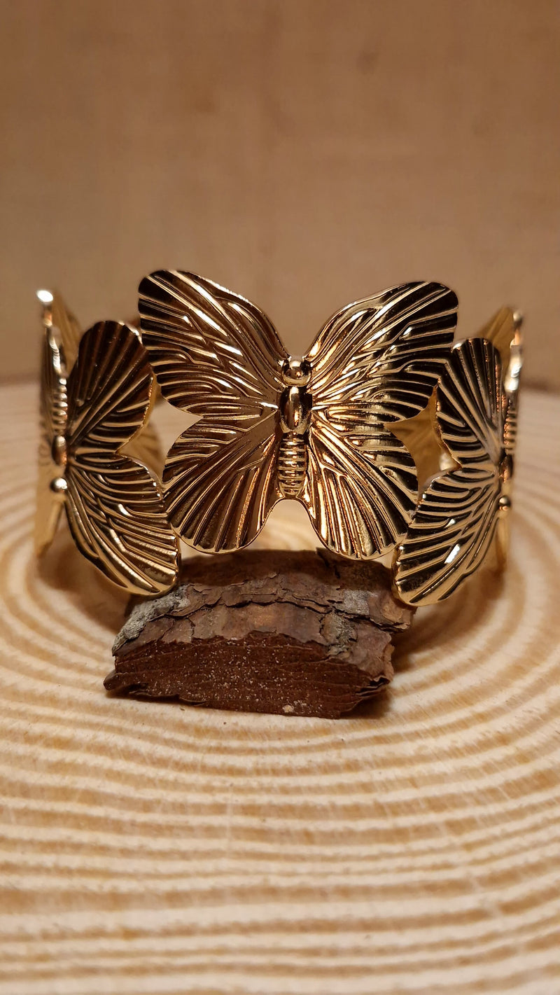 Golden Butterfly Embrace Bracelet 🦋
