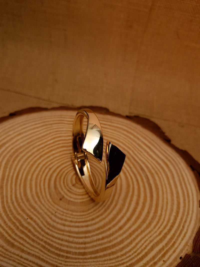 💥 Ellara Sharp Luxe Bracelet