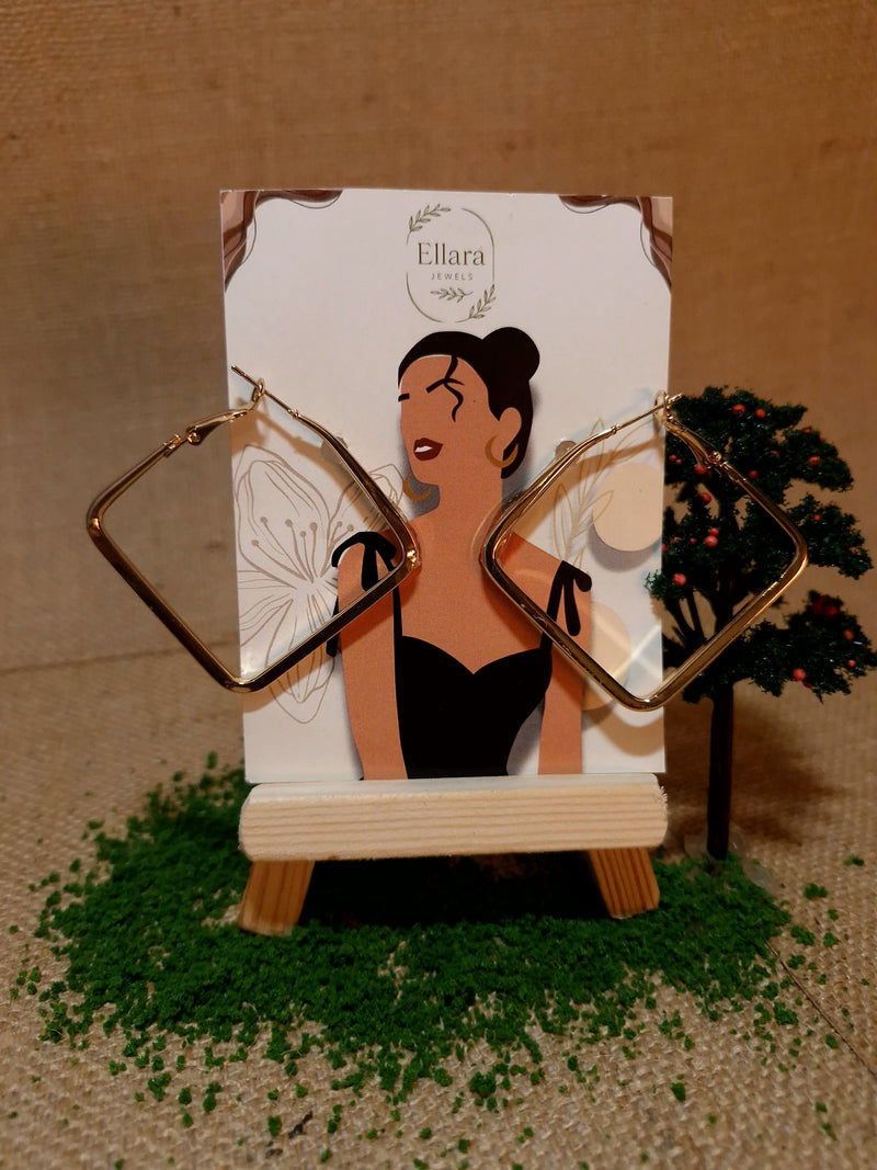 Golden Square Hoop Earrings 🟨