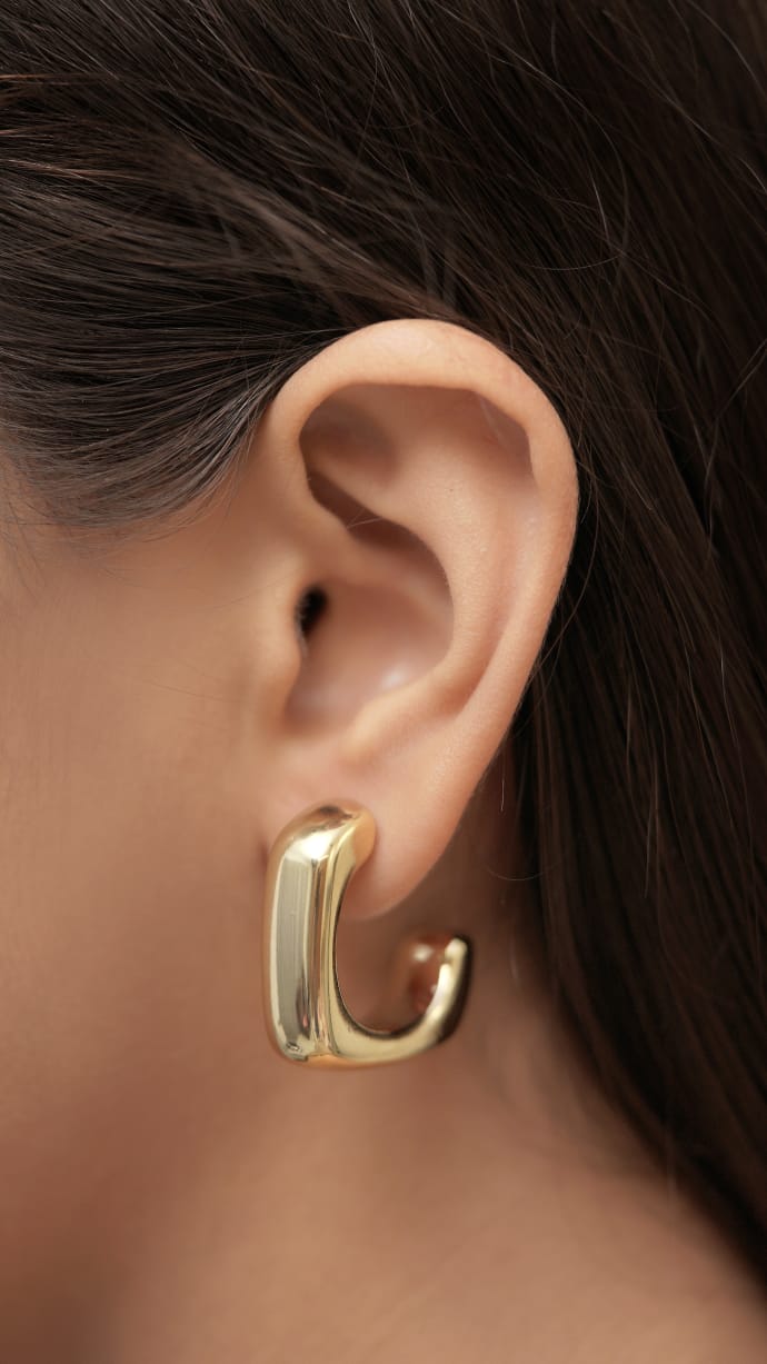 Sculpted Gold Huggies π