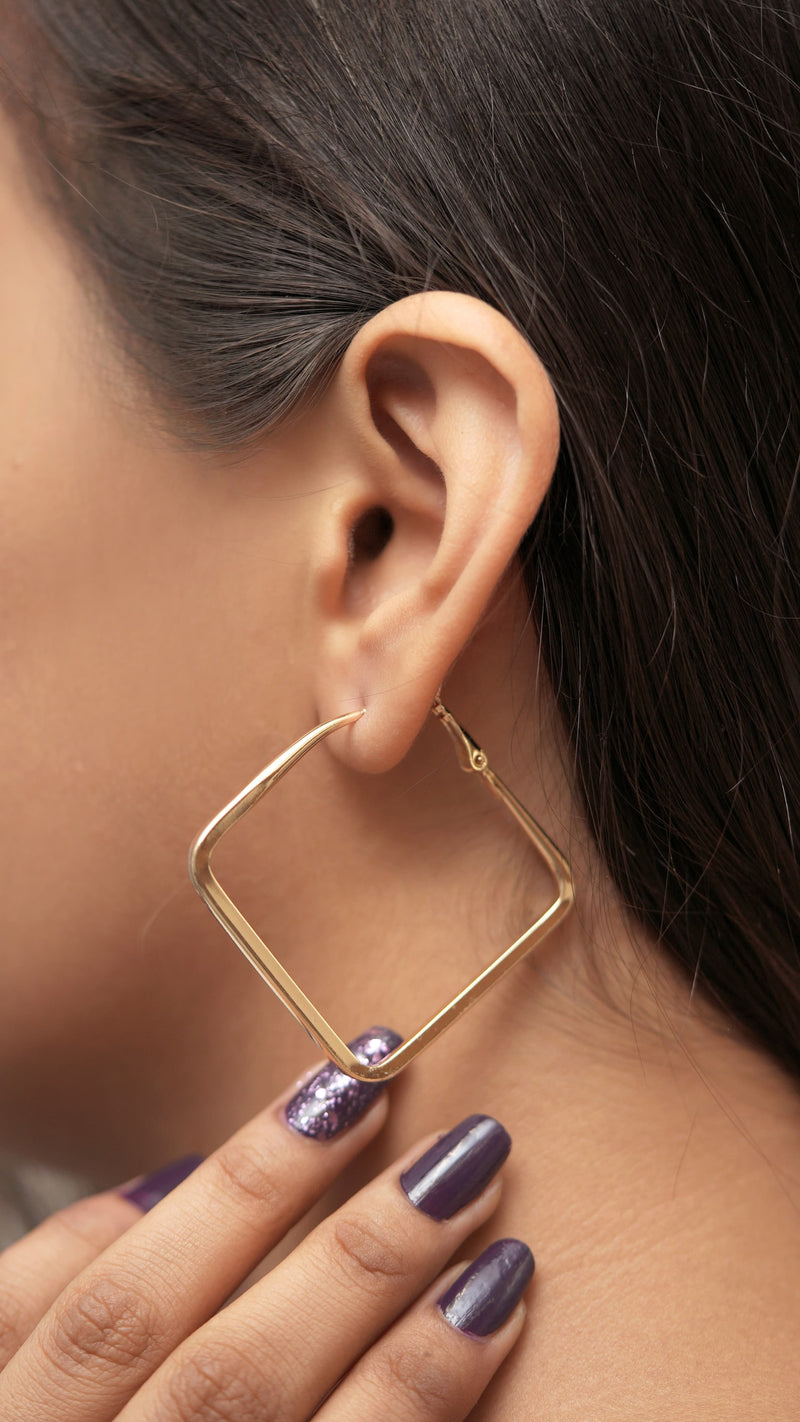 Golden Square Hoop Earrings 🟨
