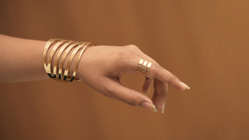 Golden Radiance Spiral Bracelet ✨