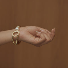 ✨Ellara Luxe Pearl Embrace Bracelet