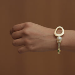 ✨Ellara Luxe Pearl Embrace Bracelet