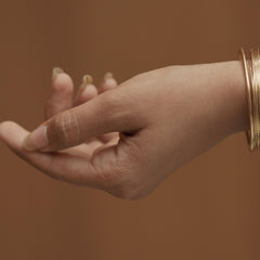 Luxe Harmony Wire Cuff Bracelet ๐