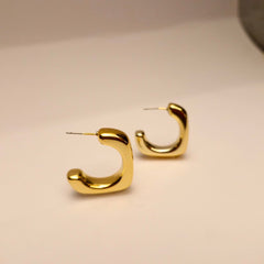 Sculpted Gold Huggies π