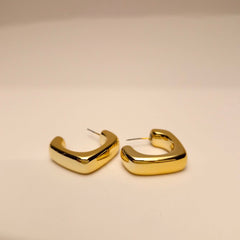 Sculpted Gold Huggies π