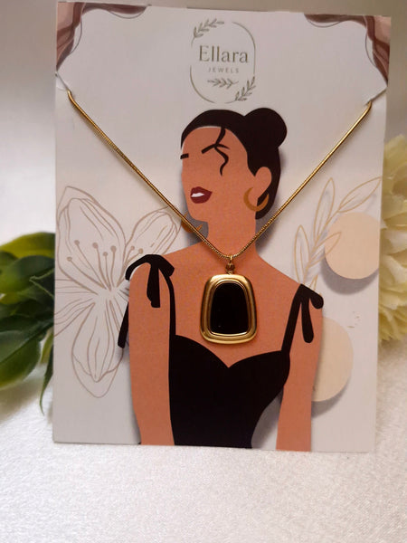 🖤 Classic Black Pendant Necklace
