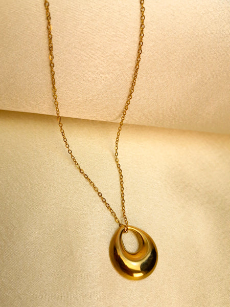The Golden Halo Pendant ✨