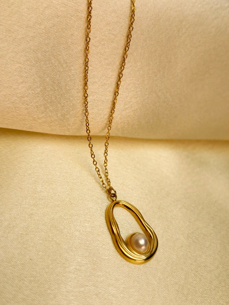 🌊 Ocean Embrace Pearl Necklace