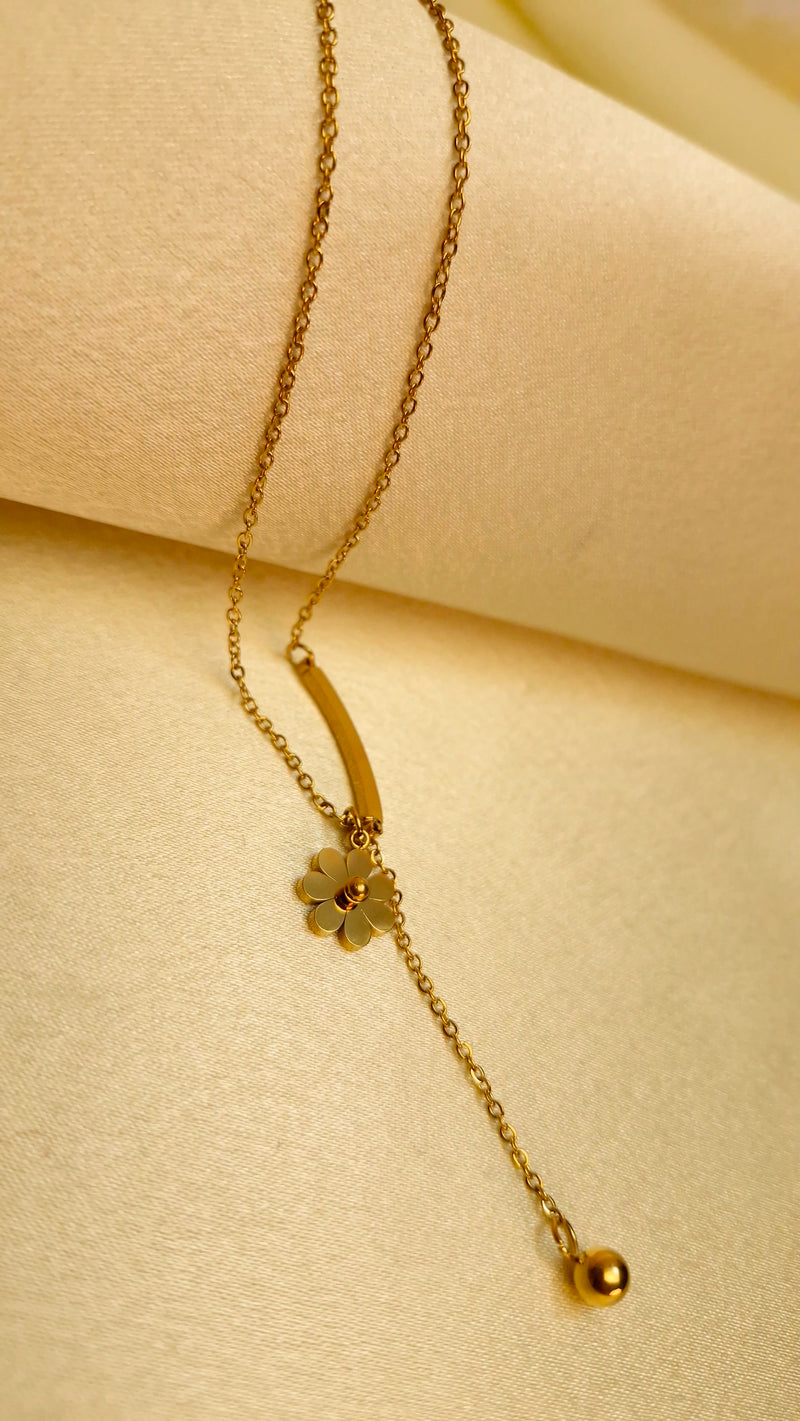 Floral Charm Drop Necklace 🌼