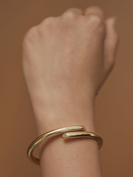 ✨ Twist of Elegance Bracelet ✨