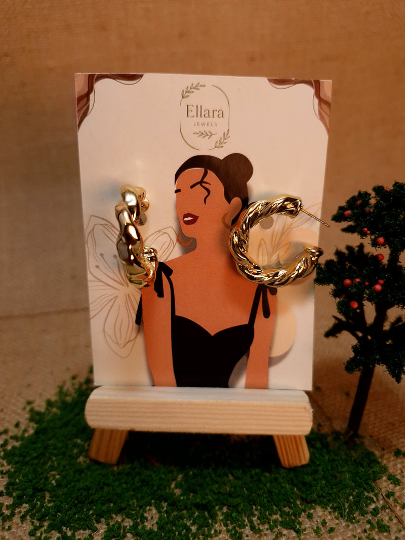 ✨ Twisted Gold Hoops – Luxe Imitation Finish 🌟