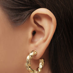 ✨ Twisted Gold Hoops – Luxe Imitation Finish 🌟