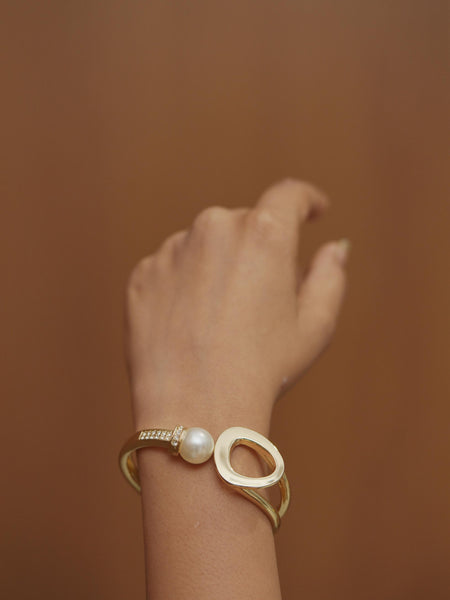 ✨Ellara Luxe Pearl Embrace Bracelet