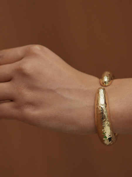✨The Aurora Bold Hammered Bracelet ✨