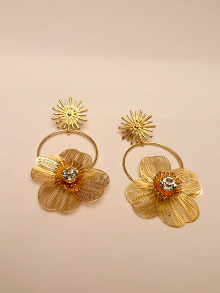 🌺 Golden Bloom Floral Earrings