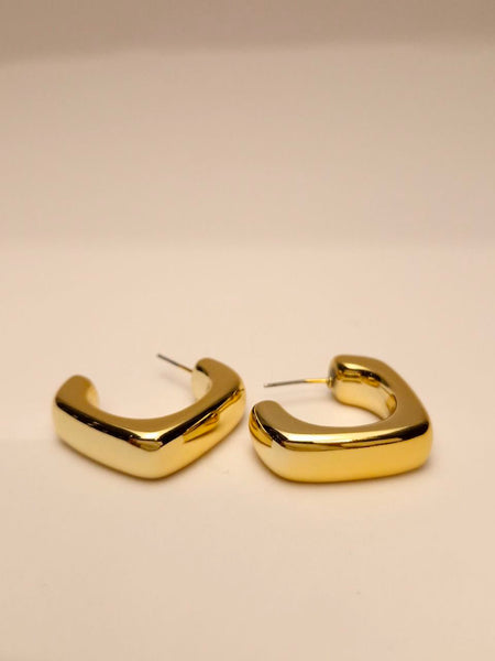 Sculpted Gold Huggies 💛