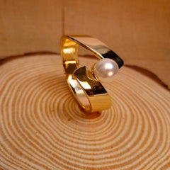 🌸 Golden Embrace Pearl Cuff 🌸